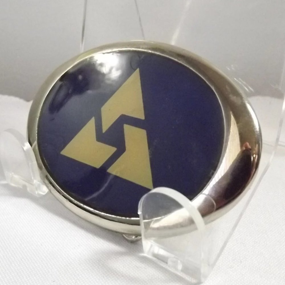 3 Section Triangle Symbol Belt Buckle - Picture 3 of 7